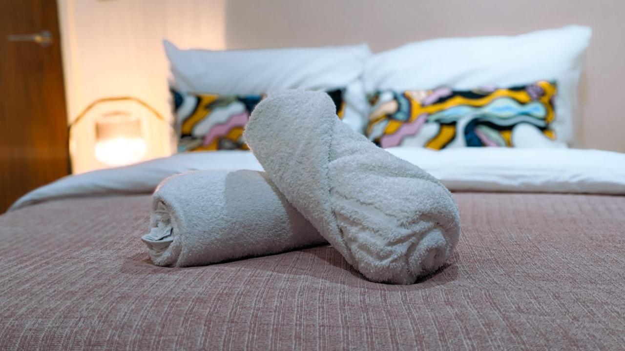 Spacious In Trendy Hackney Apartament