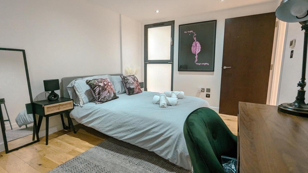 Spacious In Trendy Hackney Londra