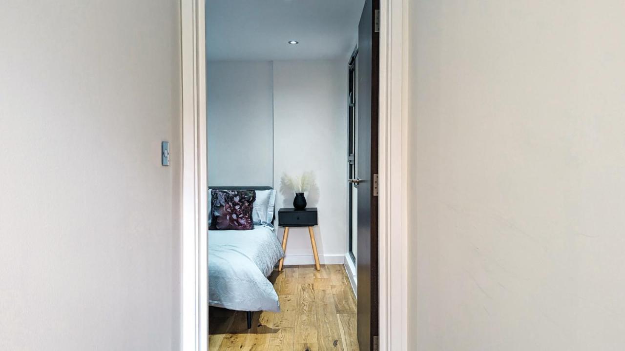 Spacious In Trendy Hackney Londra